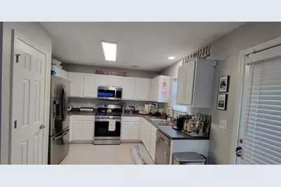 9517 Lakeview Road, Union City, GA 30291 - Photo 3