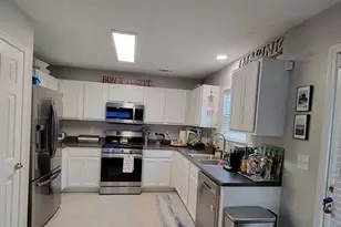 9517 Lakeview Rd, Union City, GA 30291 - Photo 3