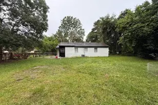 210 Madrid St, Warner Robins, GA 31093 - Photo 9