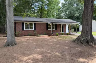 135 Martha St, Winder, GA 30680 - Photo 3