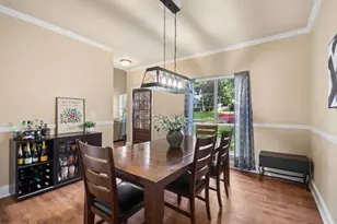 10785 Willow Meadow Cir, Alpharetta, GA 30022 - Photo 9