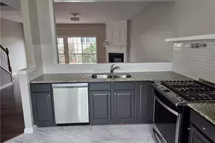 1021 Thornborough Dr, Alpharetta, GA 30004 - Photo 3