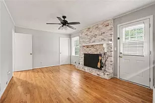 2826 Manor Ct, Snellville, GA 30078 - Photo 13