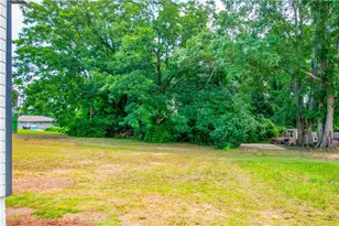 1404 N Forest Ave, Hartwell, GA 30643 - Photo 45
