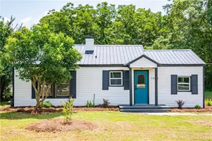 1404 N Forest Ave, Hartwell, GA 30643 - Photo 1