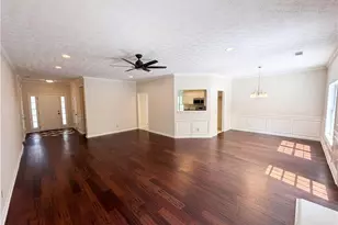 1240 Platinum Dr, Hoschton, GA 30548 - Photo 9