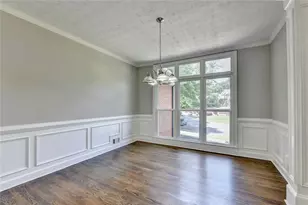 5730 Elm Tree Dr, Buford, GA 30518 - Photo 9