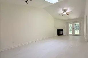 5376 Cherry Wood Dr, Stone Mountain, GA 30083 - Photo 11
