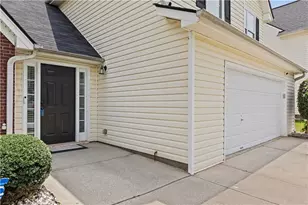 1055 Grace Dr, Lawrenceville, GA 30043 - Photo 5