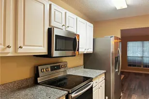 4123 Ravenwood Ct, Union City, GA 30291 - Photo 5