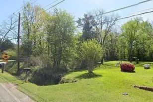 114 SE Coombs Ave, Milledgeville, GA 31061 - Photo 1