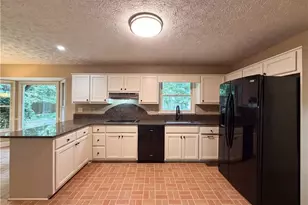 120 Oxford Ln, Fayetteville, GA 30215 - Photo 9