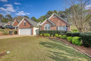 565 Ambur Lake Dr, Lawrenceville, GA 30043 - Photo 3