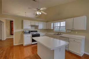 565 Ambur Lake Dr, Lawrenceville, GA 30043 - Photo 13