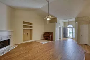 565 Ambur Lake Dr, Lawrenceville, GA 30043 - Photo 7
