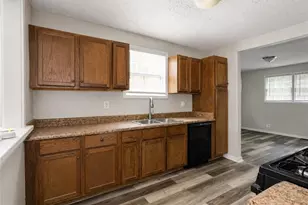 1383 Almont Dr SW, Atlanta, GA 30310 - Photo 5