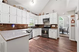 1835 Walker Ridge Dr SW, Marietta, GA 30064 - Photo 11