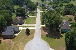 623 Henning Dr, Winder, GA 30680 - Photo 9