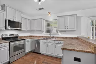 325 Shadowbrooke Circle, Loganville, GA 30052 - Photo 13
