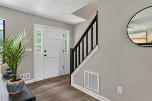 1046 River Bend Ct, Riverdale, GA 30296 - Photo 9