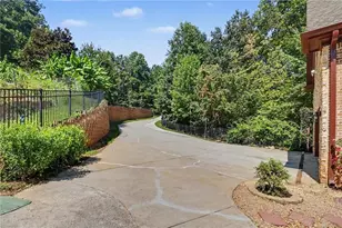 760 Links View Dr, Sugar Hill, GA 30518 - Photo 41