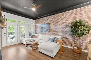 812 Creek View Ln, Roswell, GA 30075 - Photo 1
