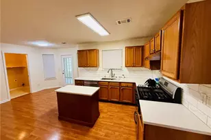 3811 Jackson Shoals Dr, Lawrenceville, GA 30044 - Photo 5