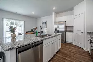 8317 Hunters Grv Rd, Union City, GA 30291 - Photo 5