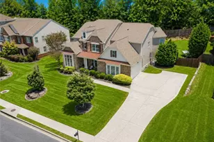 2236 Caledonia Dr, Lawrenceville, GA 30045 - Photo 5