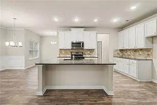 2464 Hanover Woods Rd, Lithonia, GA 30058 - Photo 11