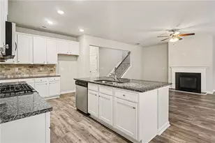 2464 Hanover Woods Rd, Lithonia, GA 30058 - Photo 7