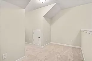2464 Hanover Woods Rd, Lithonia, GA 30058 - Photo 15