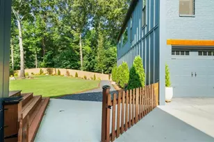 1871 Dyer Cir, Atlanta, GA 30341 - Photo 5
