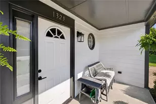 1325 Township Dr, Lawrenceville, GA 30043 - Photo 5