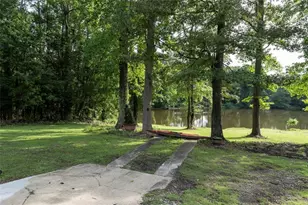 2560 Piney Wood Ln, Atlanta, GA 30344 - Photo 3