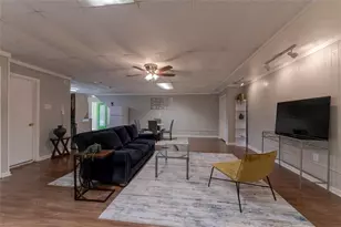 2560 Piney Wood Ln, Atlanta, GA 30344 - Photo 5