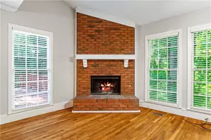 5040 Huntshire Ln SW, Lilburn, GA 30047 - Photo 11