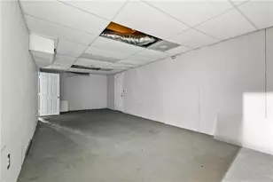 5040 Huntshire Ln SW, Lilburn, GA 30047 - Photo 35