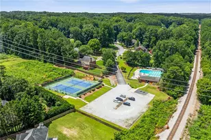 5040 Huntshire Ln SW, Lilburn, GA 30047 - Photo 41