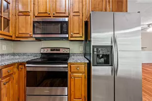 5040 Huntshire Ln SW, Lilburn, GA 30047 - Photo 15