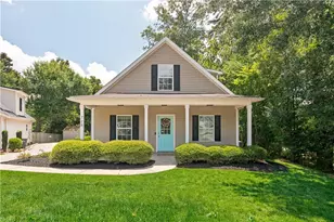 728 Skyview Dr NE, Marietta, GA 30060 - Photo 1