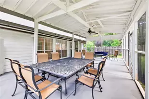 910 Prestonwood Dr, Lawrenceville, GA 30043 - Photo 29