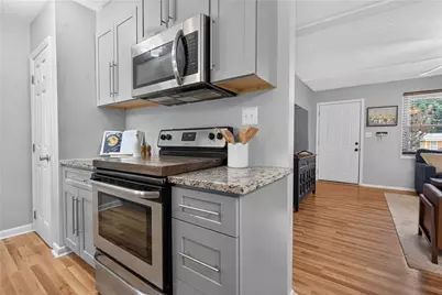 2397 Sherwood Place SW, Marietta, GA 30008 - Photo 9