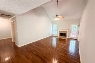 245 Mary Lynn Ln, Newnan, GA 30265 - Photo 3