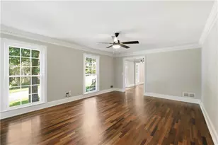 5157 Lakesprings Dr, Atlanta, GA 30338 - Photo 9