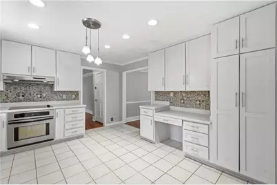 5157 Lakesprings Drive, Dunwoody, GA 30338 - Photo 17