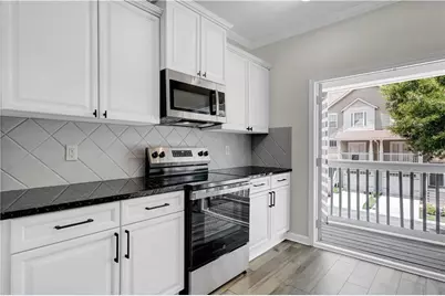 1044 Liberty Parkway NW, Atlanta, GA 30318 - Photo 7