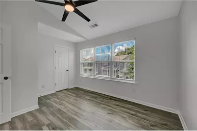 1044 Liberty Parkway NW, Atlanta, GA 30318 - Photo 19