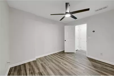 1044 Liberty Parkway NW, Atlanta, GA 30318 - Photo 23