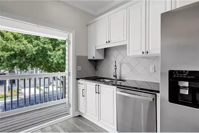 1044 Liberty Parkway NW, Atlanta, GA 30318 - Photo 5